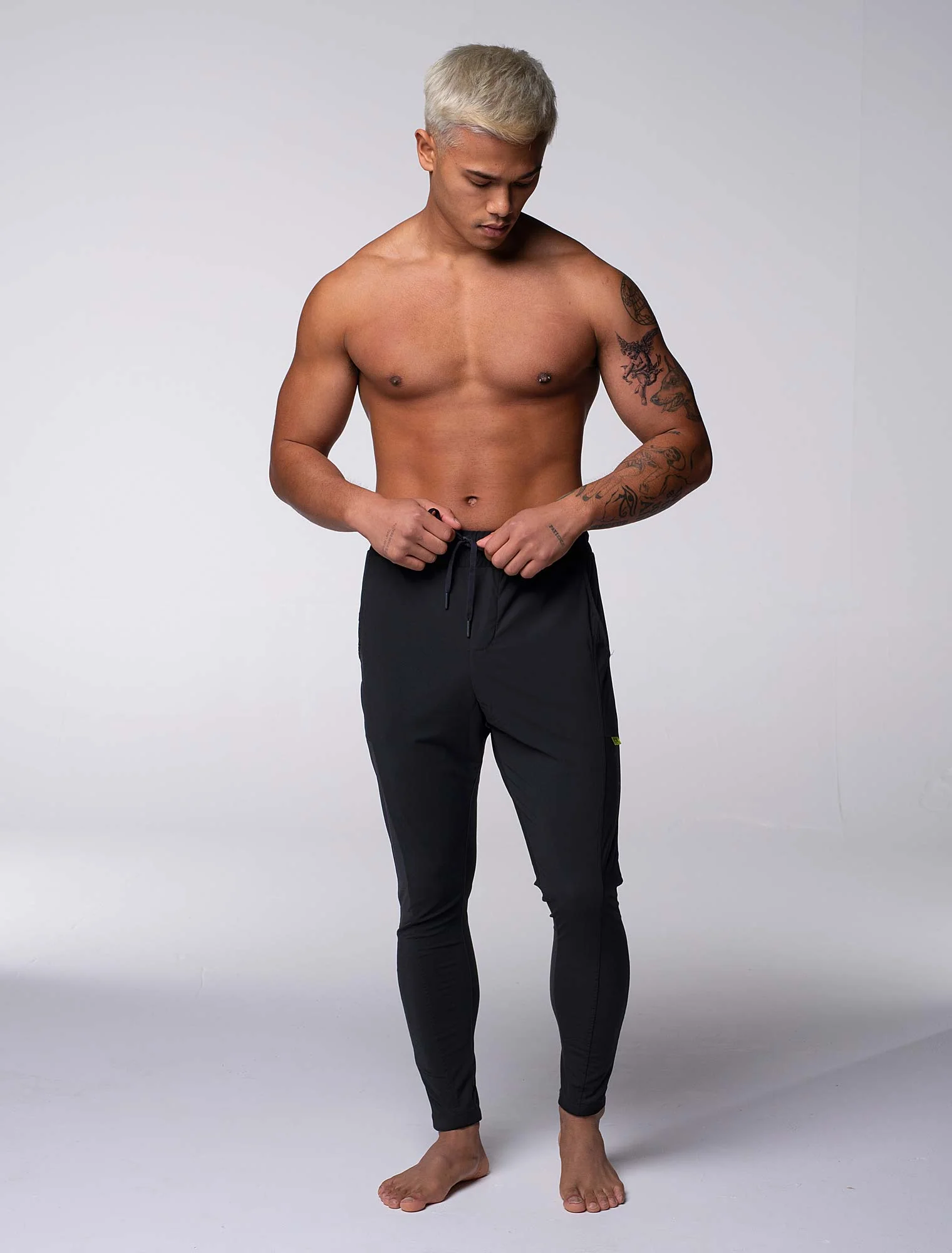 V2 Active Panelled Joggers - Black - Image 3